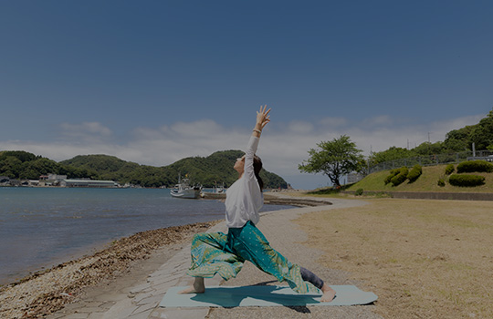 香美町　柴山 / 柴山湾を眺めながら朝ヨガ体験